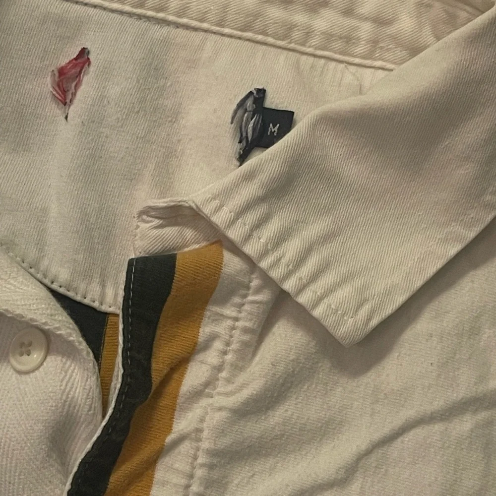 Ralph Lauren good yellowing